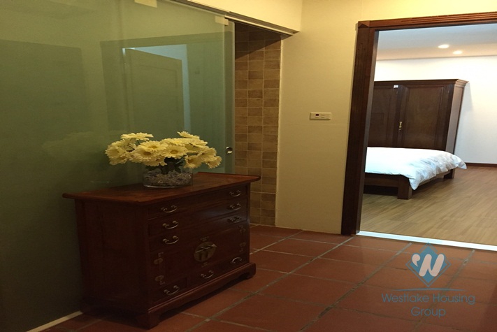 Cheap apartment with 02 bedrooms for rent in Tay Ho District, Hanoi 